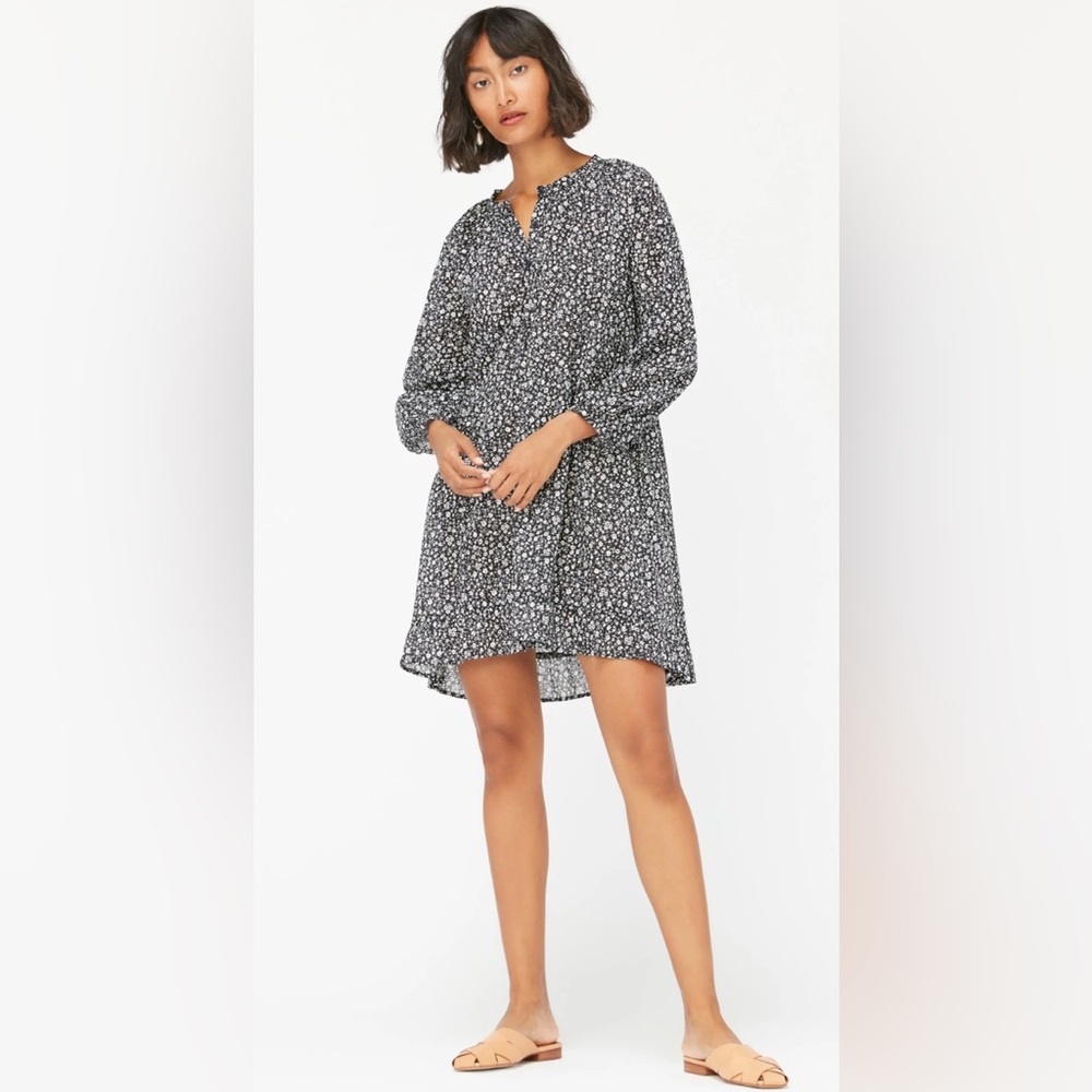 LACAUSA Black and White Long Sleeve Floral Shift Dress